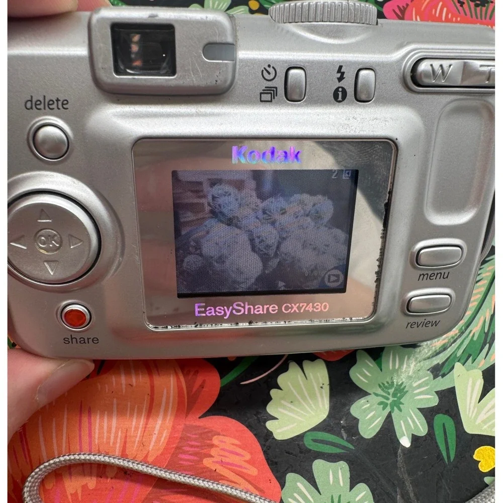 Kodak EasyShare CX7430 4.0MP Digital Camera Silver 3x Optical Zoom with SD Card